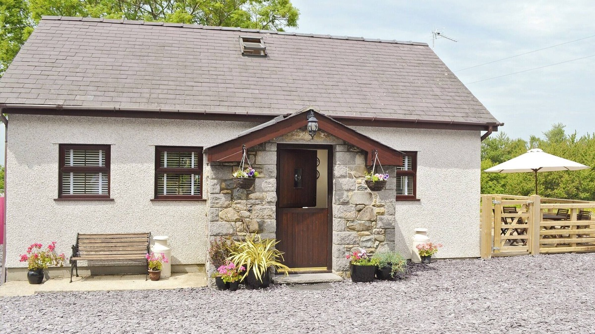 Dinas Cottage | 2 bedroom accommodation in Rhostryfan, Caernarfon