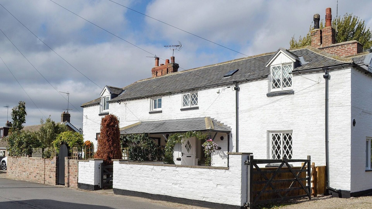 Sigglesthorne Cottage | 2 bedroom accommodation in Sigglesthorne, near Hornsea