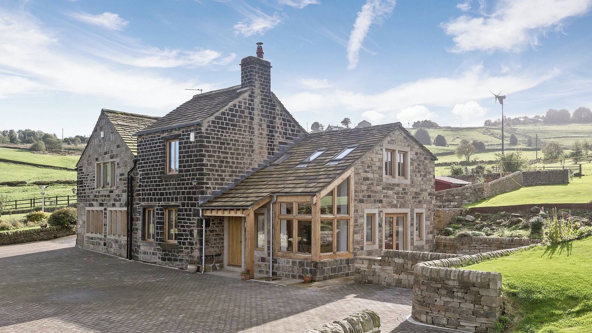 Ogden Cottage | 2 bedroom accommodation in Luddendenfoot, near Hebden Bridge
