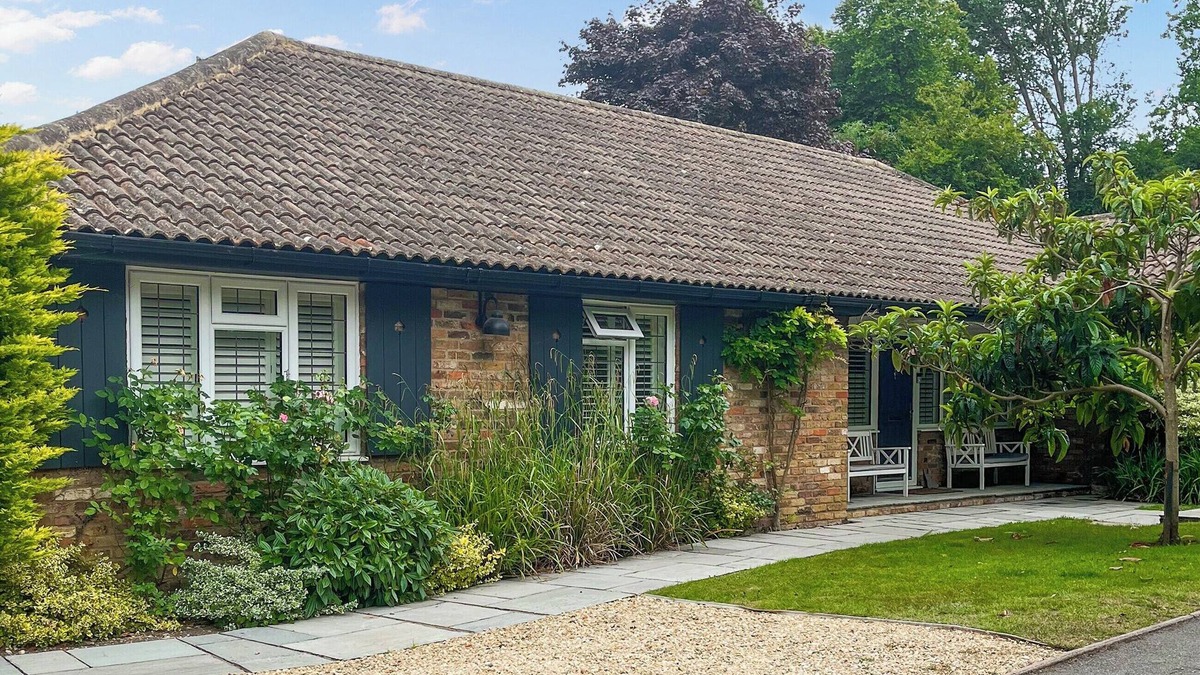 Wooburn Moor Cottage | 2 bedroom accommodation in Penn