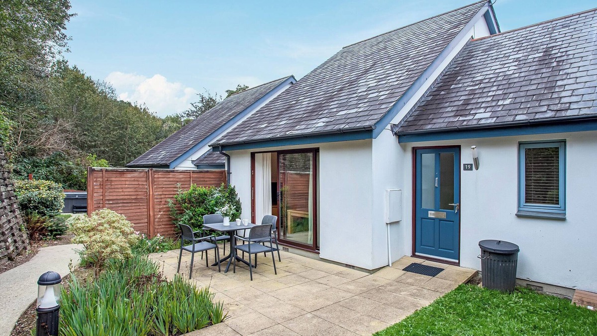 Carnon Downs Cottage | 2 bedroom accommodation in Carnon Downs, near Truro