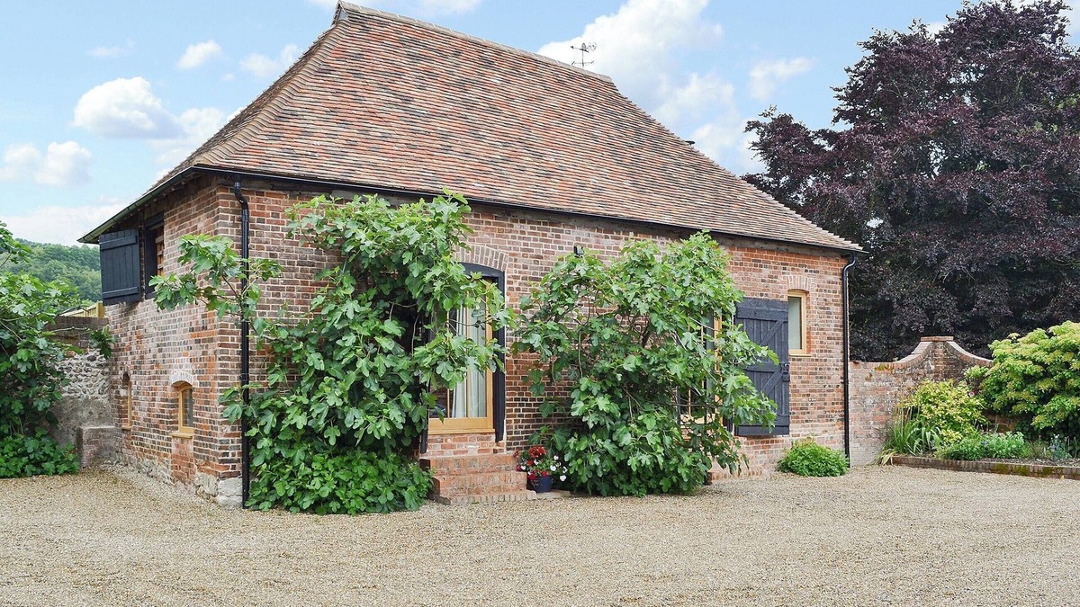 Brabourne Cottage | 2 bedroom accommodation in East Brabourne, near Ashford