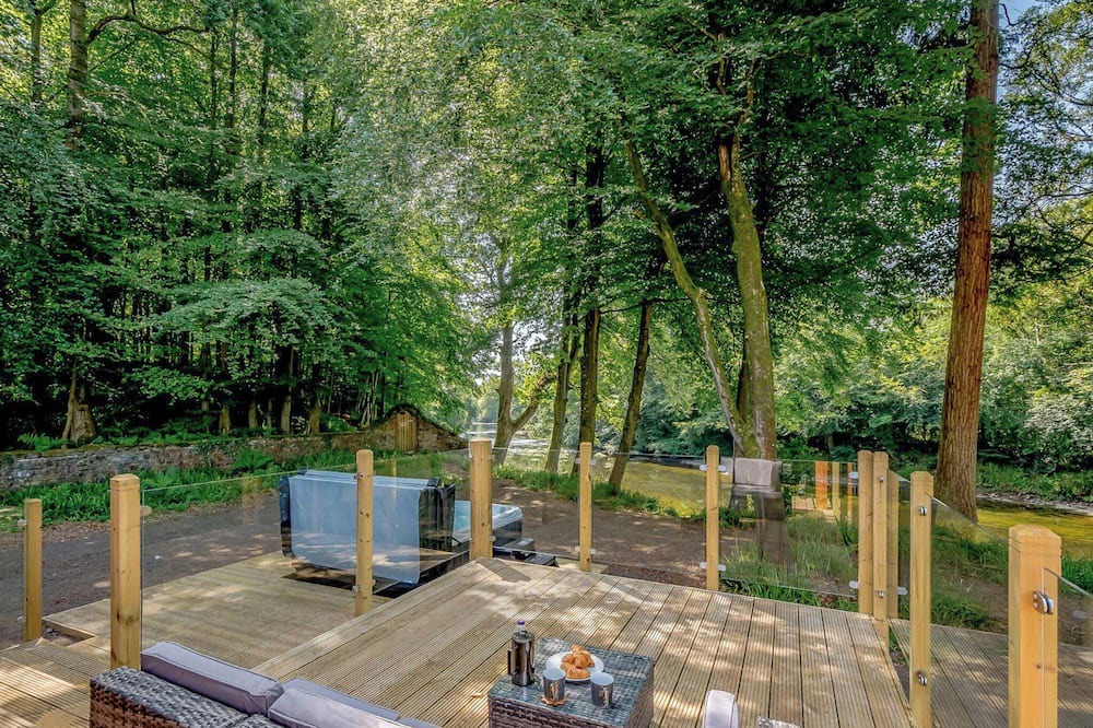 Annbank Ski Chalet | 2 bedroom accommodation in Annbank, Ayr
