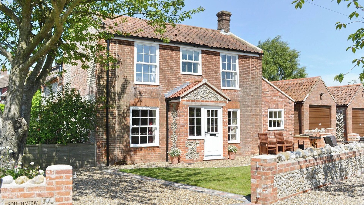 West Beckham Cottage | 2 bedroom accommodation in West Beckham, near Sheringham