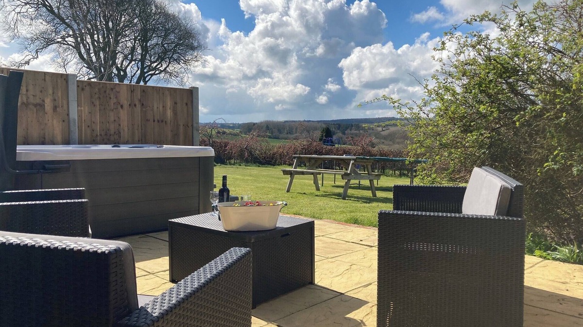 Trelawnyd Cottage | 2 bedroom accommodation in Trelawnyd, near Prestatyn