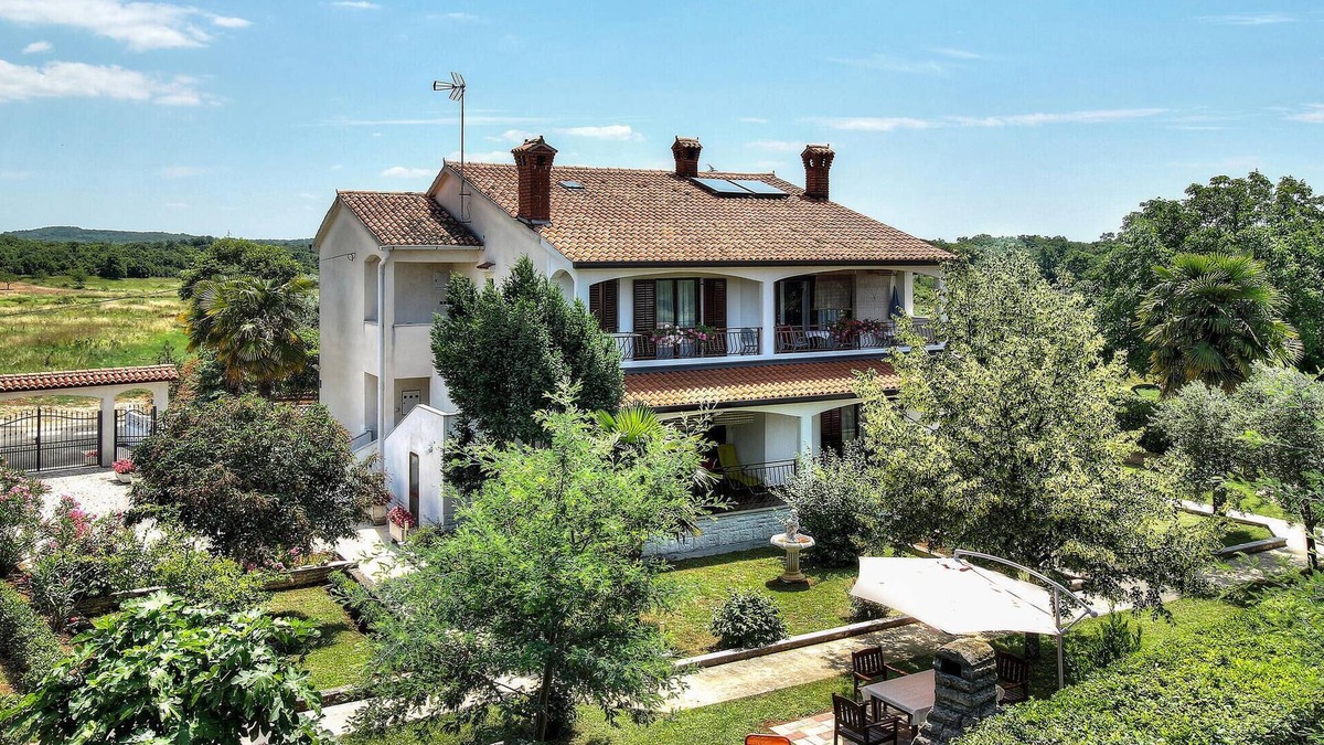 Mugeba Apartment | 2 bedroom amazing apartment in Porec