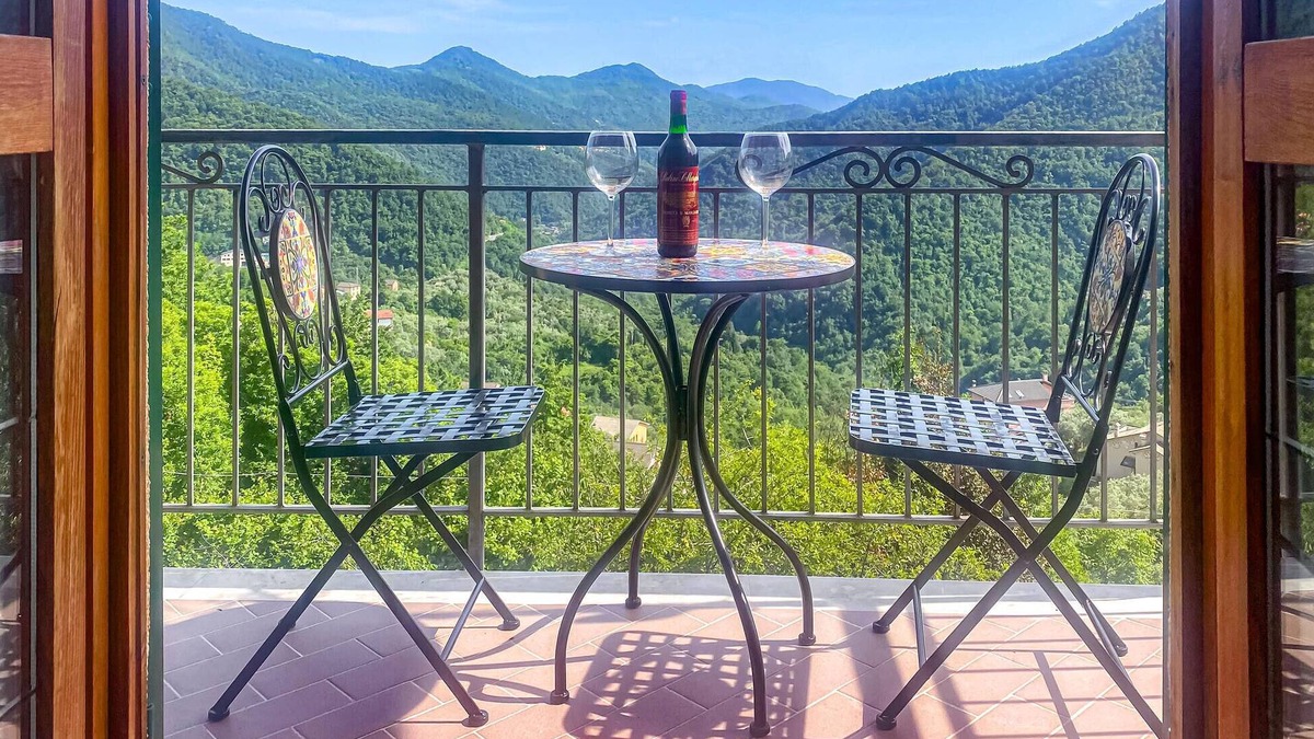 Uscio House | 2 bedroom amazing home in Uscio
