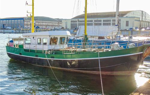 Wismar Boat Rental | 2 Bedroom Amazing Ship In Wismar
