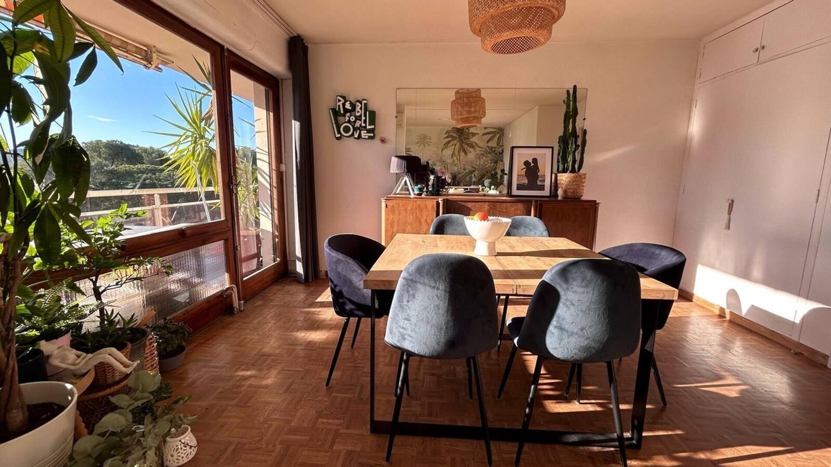 Est Apartment | 2 Bedroom Apartment in Aix-en-Provence