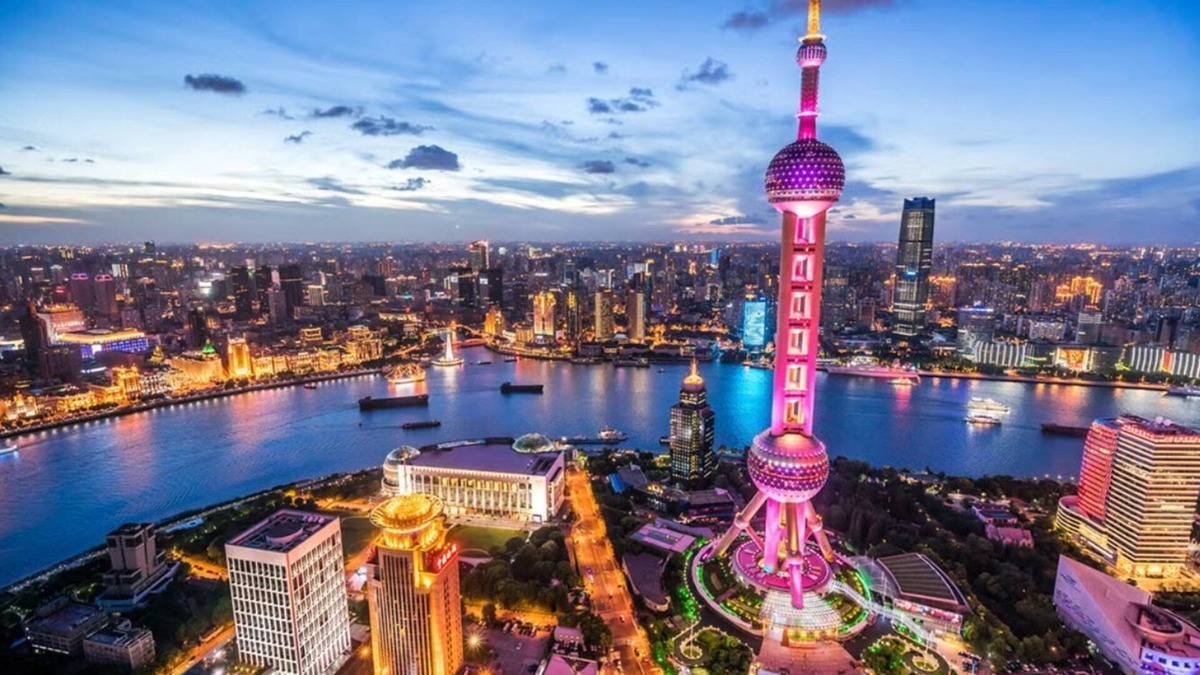Lujiazui Apartment | 2 Bedroom Apartment w/Study Room at at Huaihai Road Huangpu Shanghai
