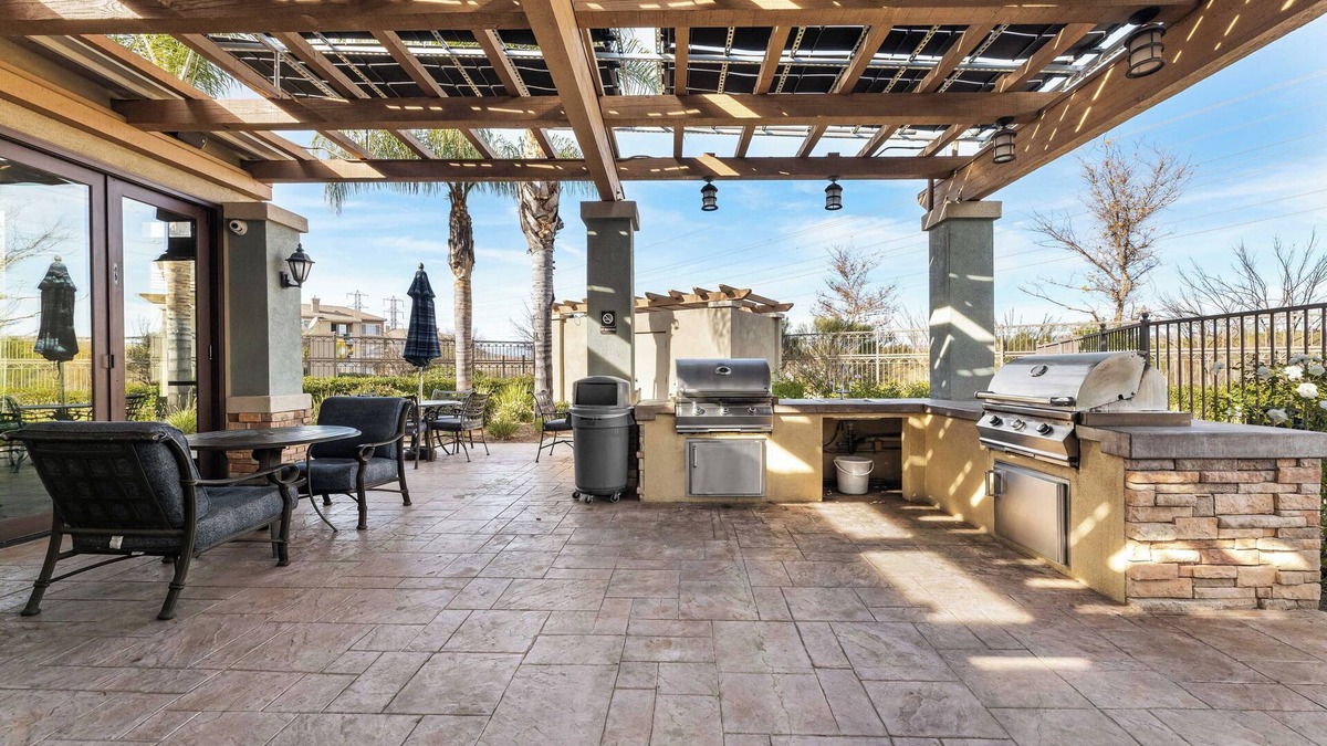 Valencia Apartment | 2-bedroom apartment in superb Santa Clarita with WiFi, AC, fitness room