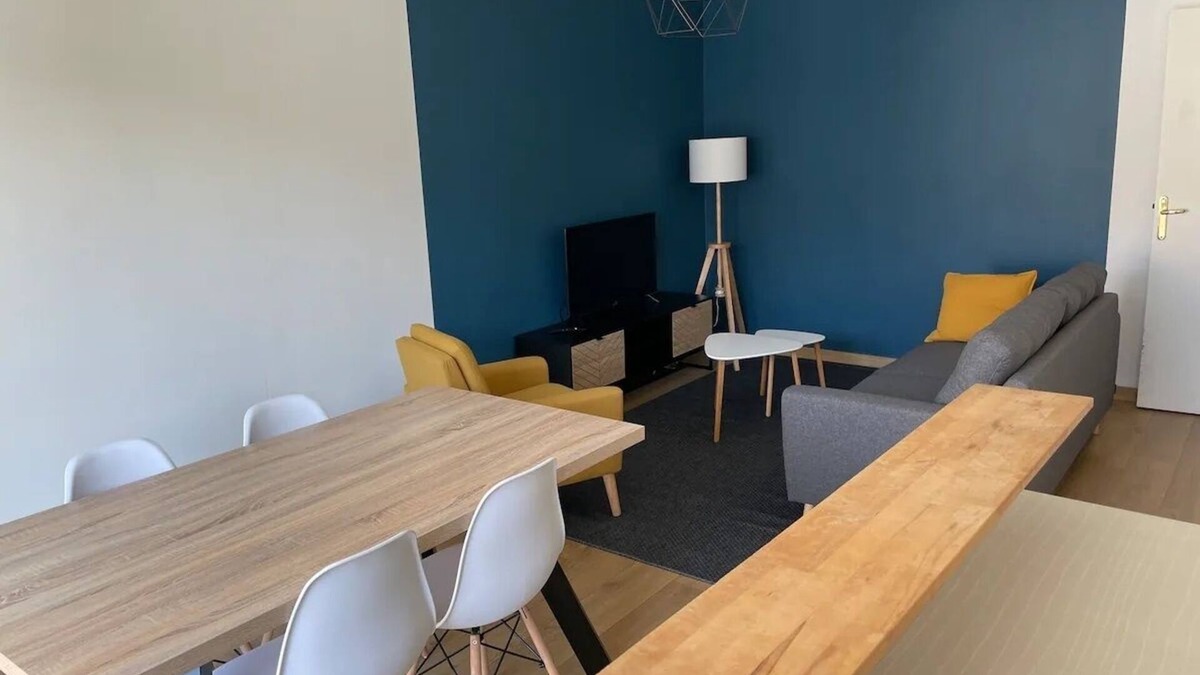Lion-sur-Mer Apartment | 2 bedroom apartment - 50m from the sea - residence parking