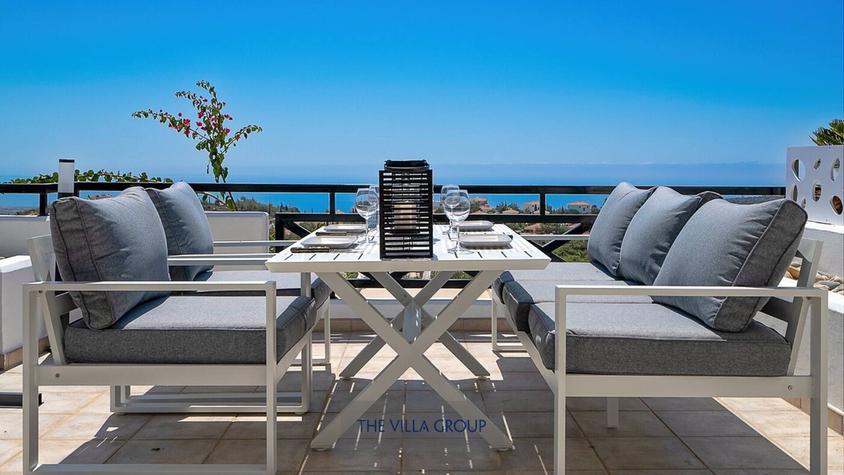Pissouri Apartment | 2 bedroom apartment - communal pool