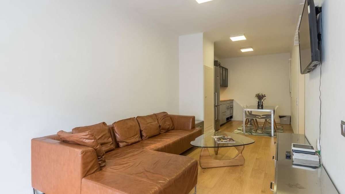 El Putget i Farro Apartment | 2 bedroom apartment in uptown area for temporary rentals