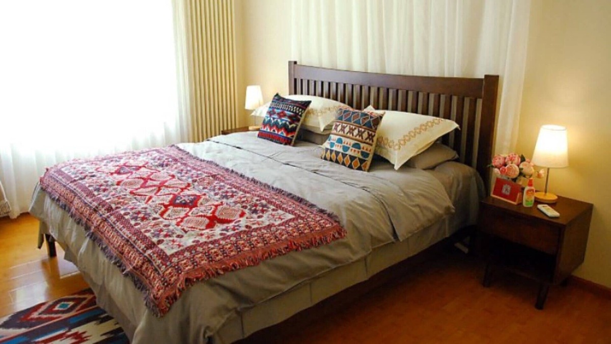 Beijing Central Business District Apartment | 2 bedroom apartment for rent in the center of Beijing in Guomao subway area.