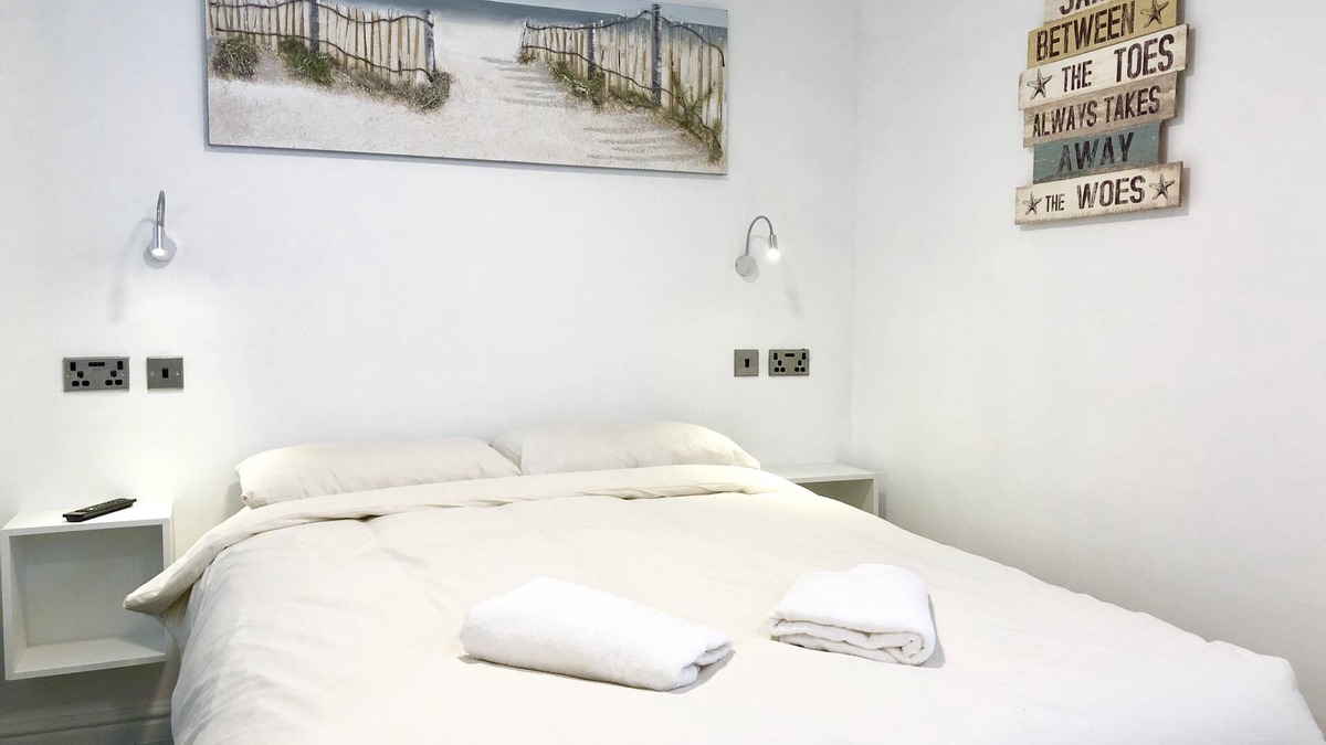 North Shore Apartment | 2 bedroom apartment in fashionable North Shore (newly renovated April '19)