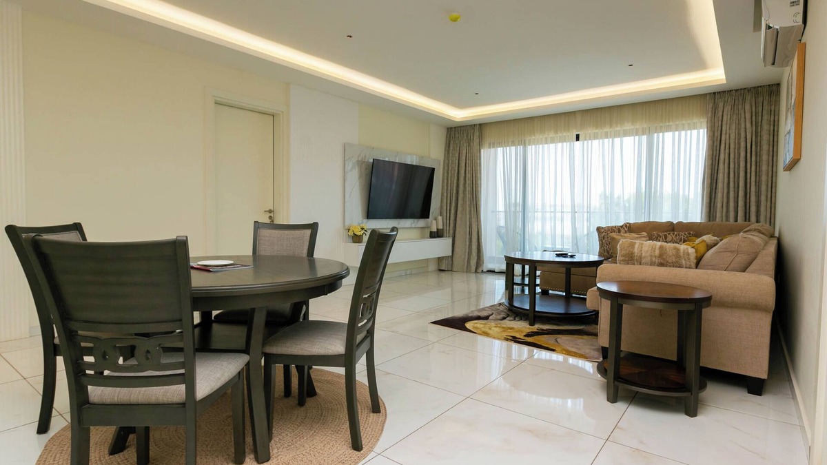Labadi Apartment | 2-bedroom apartment in amazing Accra with WiFi, fitness room, AC