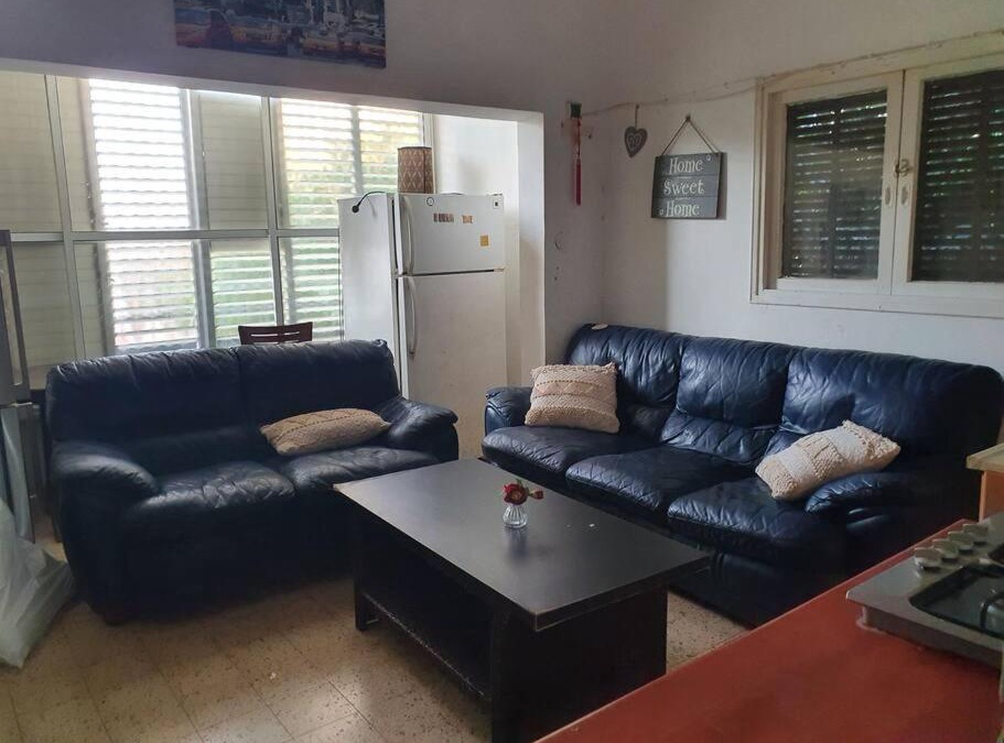 Rehovot Apartment | 2 bedroom apartment in batiya makov shared rooms