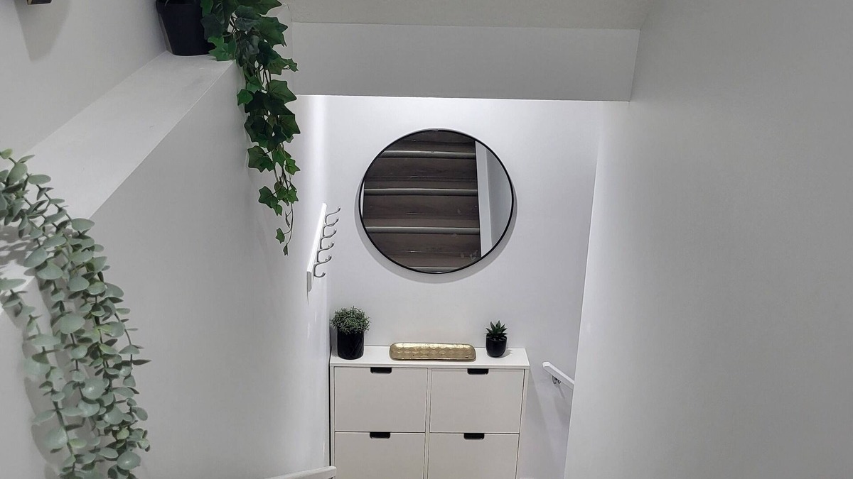 Calgary Apartment | 2-bedroom apartment in cool Calgary with WiFi