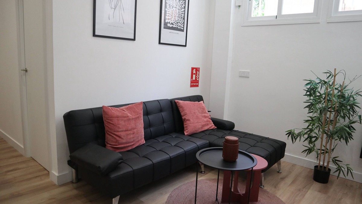 Pueblo Nuevo Apartment | 2-bedroom apartment in enjoyable Madrid with WiFi, AC B2