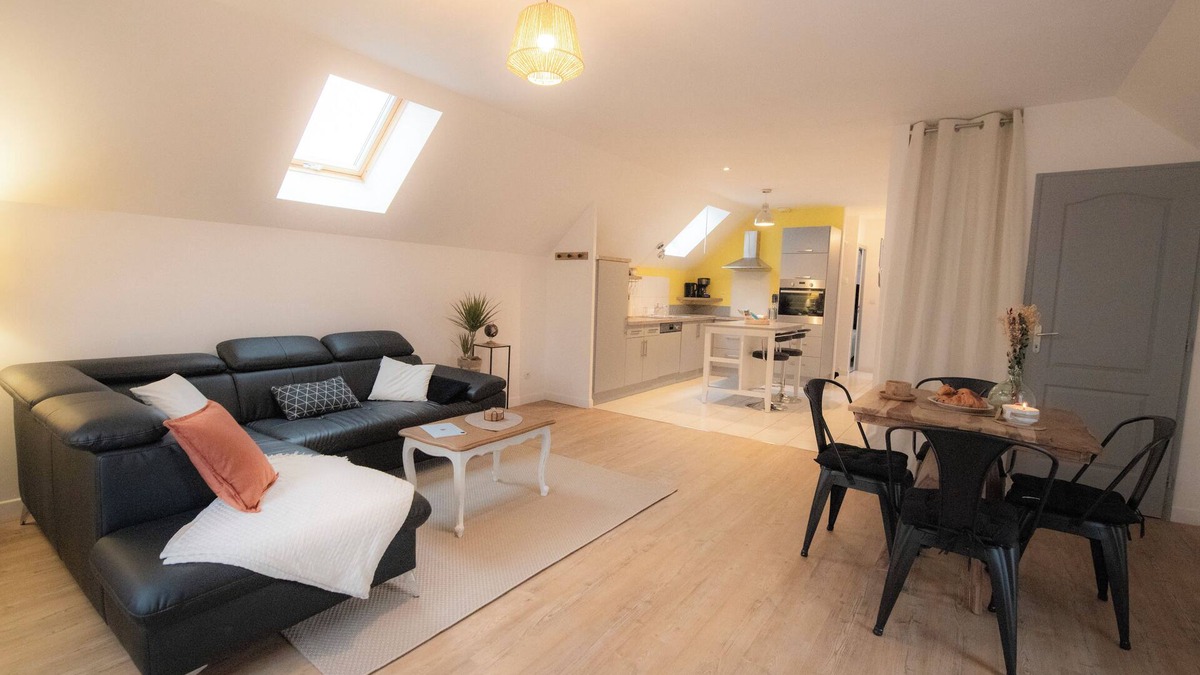 Verberie Apartment | 2 Bedroom Apartment in Verberie