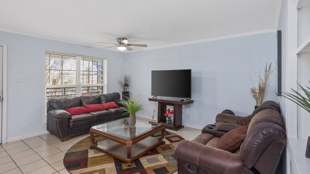 Iowa House | 2 Bedroom apartment in Iowa, La #3