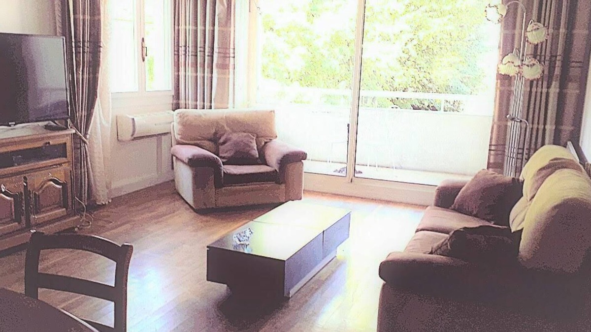 Feuillat Desgenettes Apartment | 2 Bedroom Apartment in Lyon