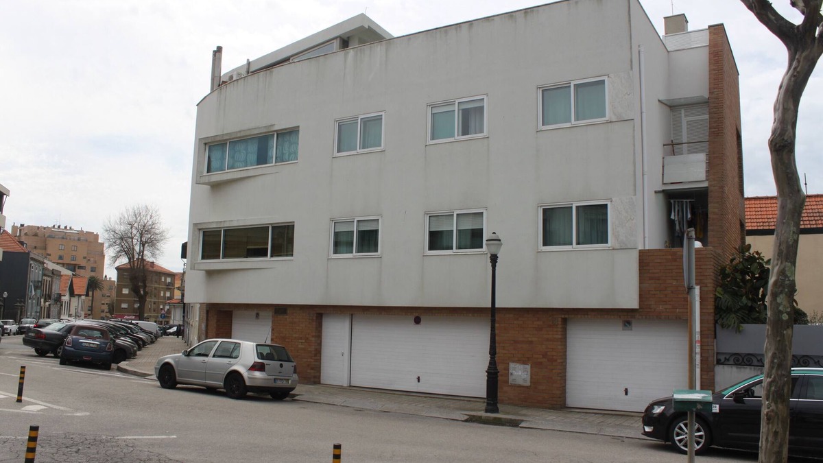 Foz do Douro Apartment | 2 bedroom apartment in the heart of Foz do Douro, opposite the market in Foz.