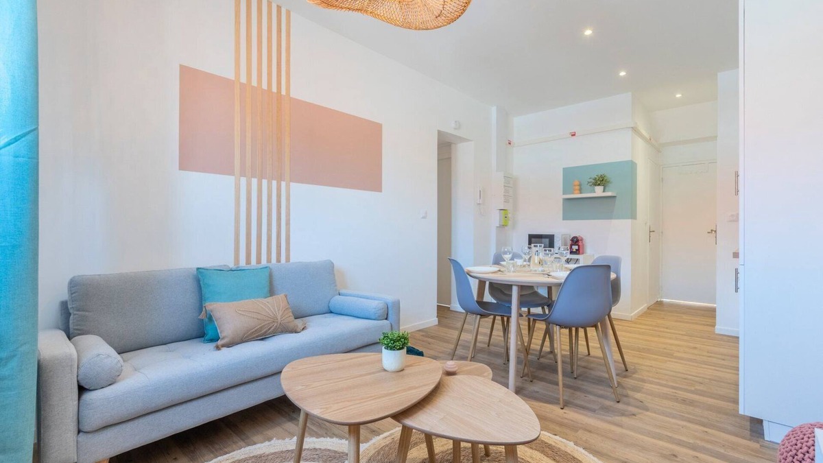Roubaix Apartment | 2 bedroom apartment near tram, CHR + parking