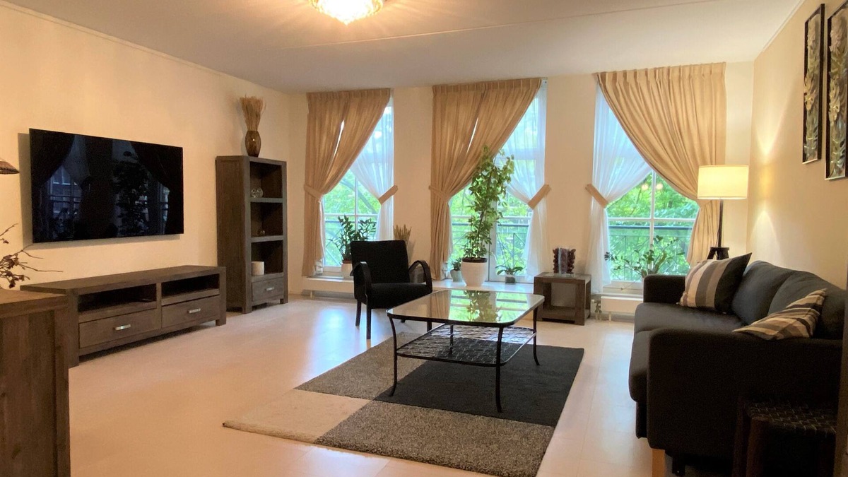 Haarlemmerbuurt Apartment | 2 bedroom apartment overlooking the Amsterdam canals