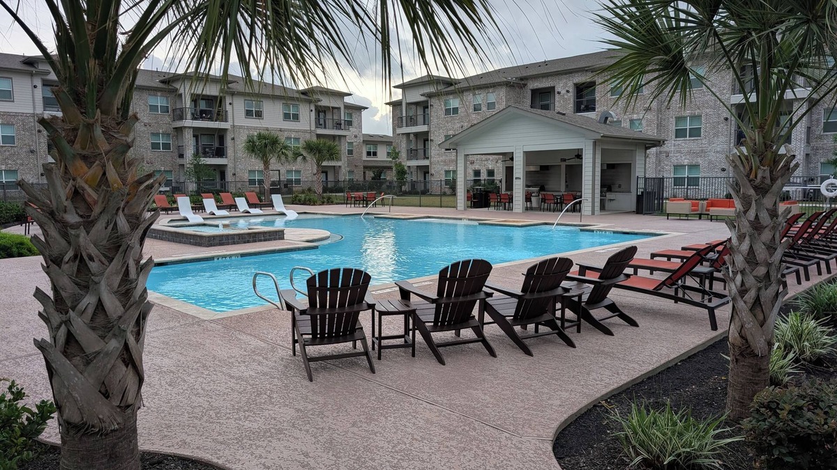 Texas City Apartment | 2-bedroom apartment in brilliant Texas City with fitness room, AC, WiFi