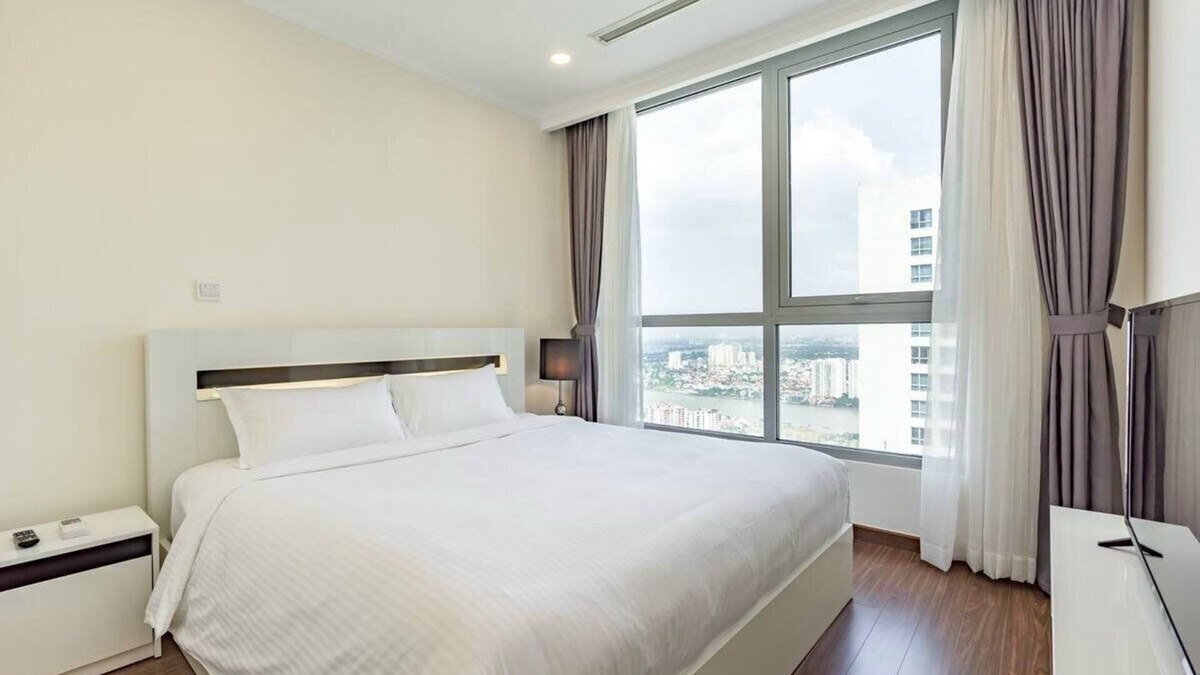 Hang Xanh Apartment | 2 Bedroom Apartment - Vinhomes Central Park