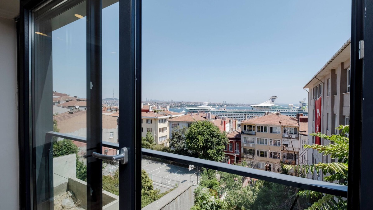 Taksim Apartment | 2-bedroom apartment with Bosphorus view and AC in Istanbul