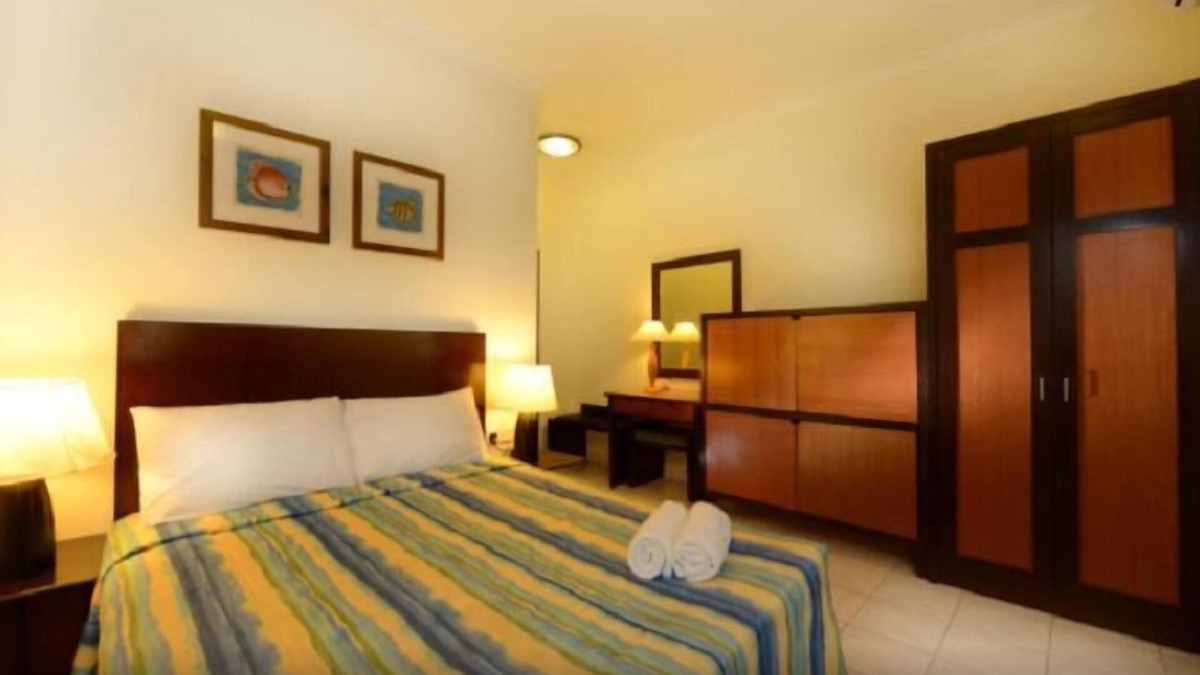 Kuala Teriang Apartment | 2 Bedroom Apartment with Pool View