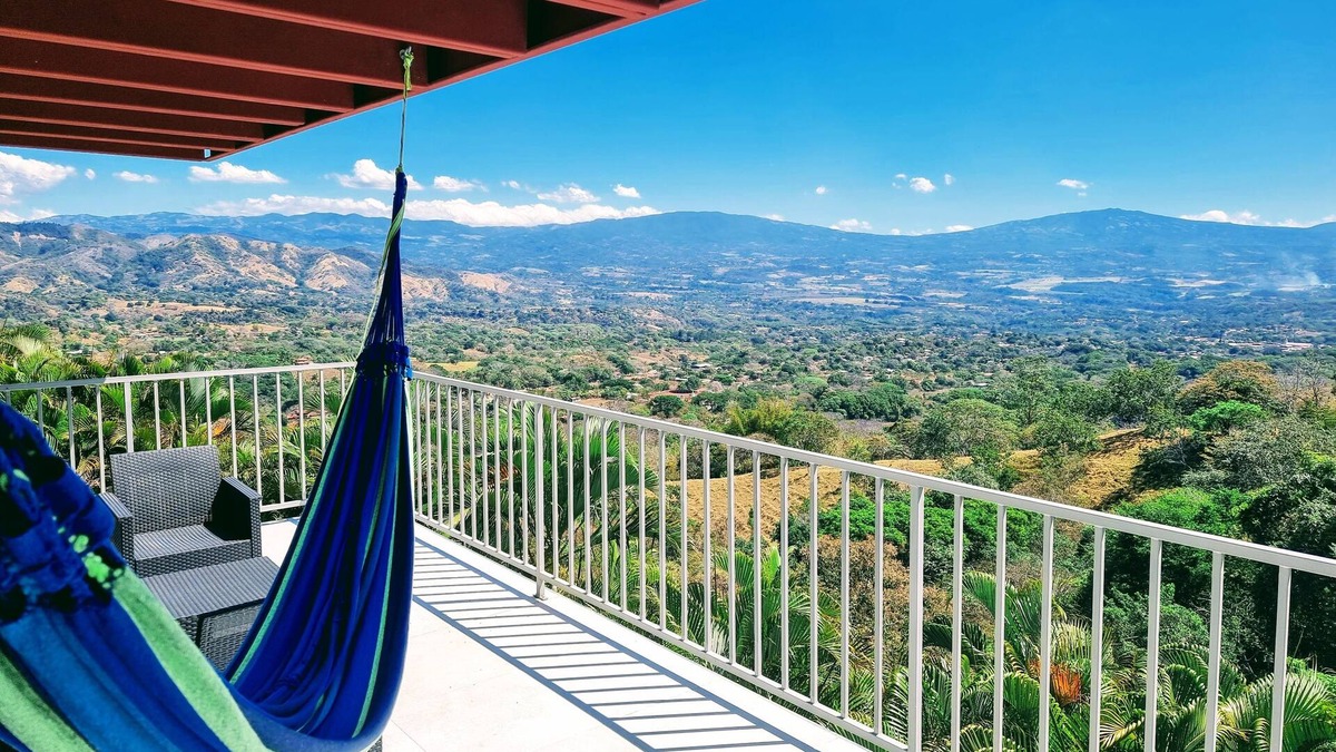 Escobal Apartment | 2 Bedroom Apartment With Amazing View!