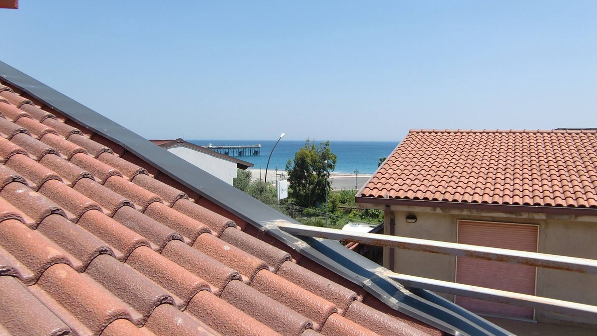 Siderno Marina Apartment | 2 bedroom apartment with roof terrace in Siderno Marina, South Italy