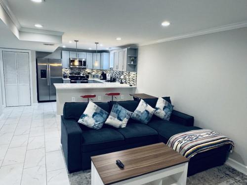 North Bethesda Apartment | 2 Bedroom Apt 5 min from Metro Pike n Rose