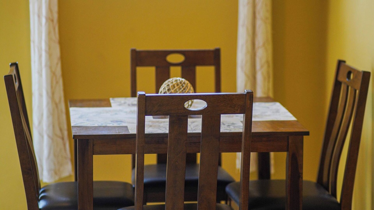 Roseau Apartment | 2-bedroom apt with AC in Roseau close to ferry tml, supermarkets, buses etc