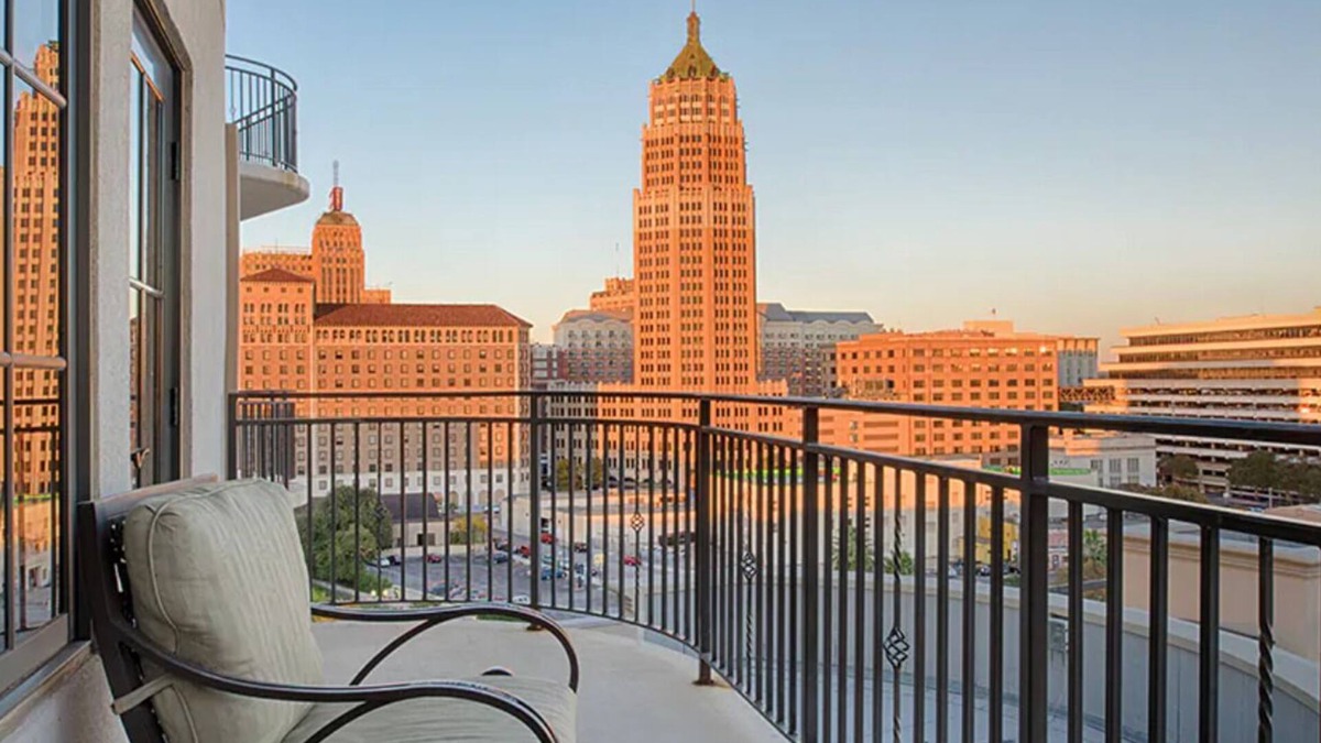 Downtown San Antonio Resort | 2 Bedroom at Wyndham La Cascada Resort - On the River Walk!