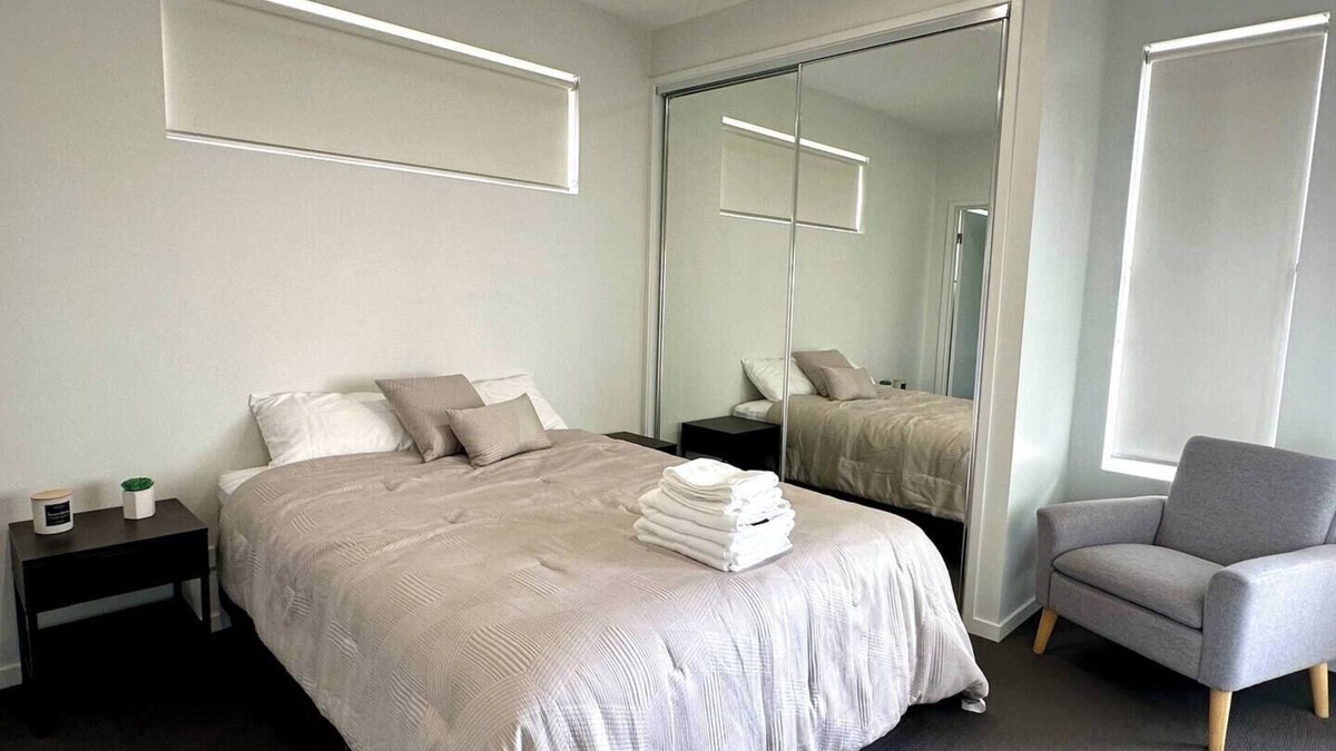 Upper Mount Gravatt Apartment | 2 Bedroom Apt with Views/Shops/Parking/Garden City