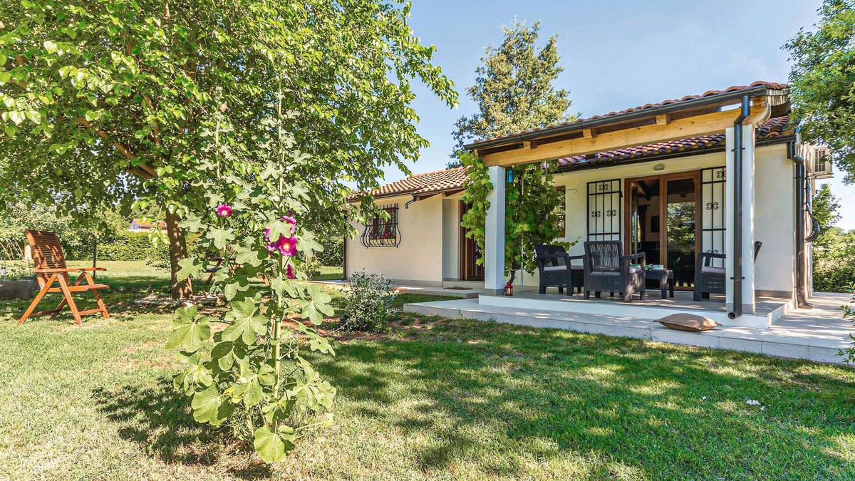 Loborika House | 2 bedroom awesome home in Loborika