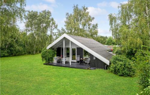 Næsby Strand House | 2 Bedroom Awesome Home In Nakskov