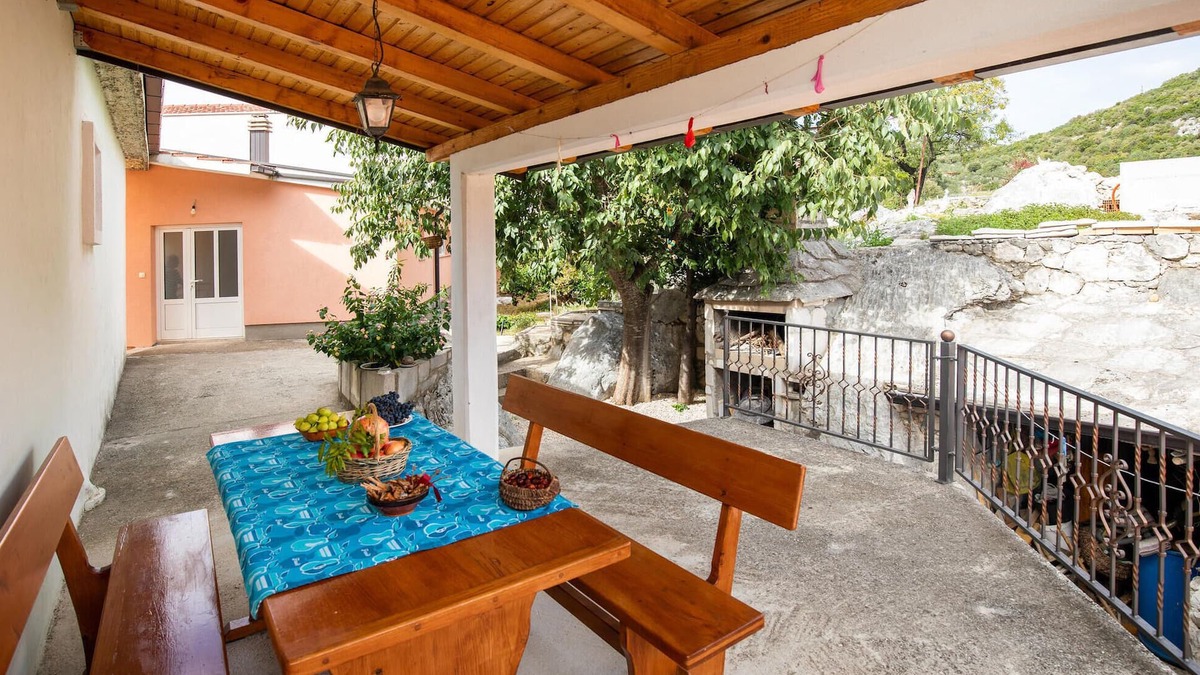 Peracko Blato House | 2 bedroom awesome home in Peracko Blato