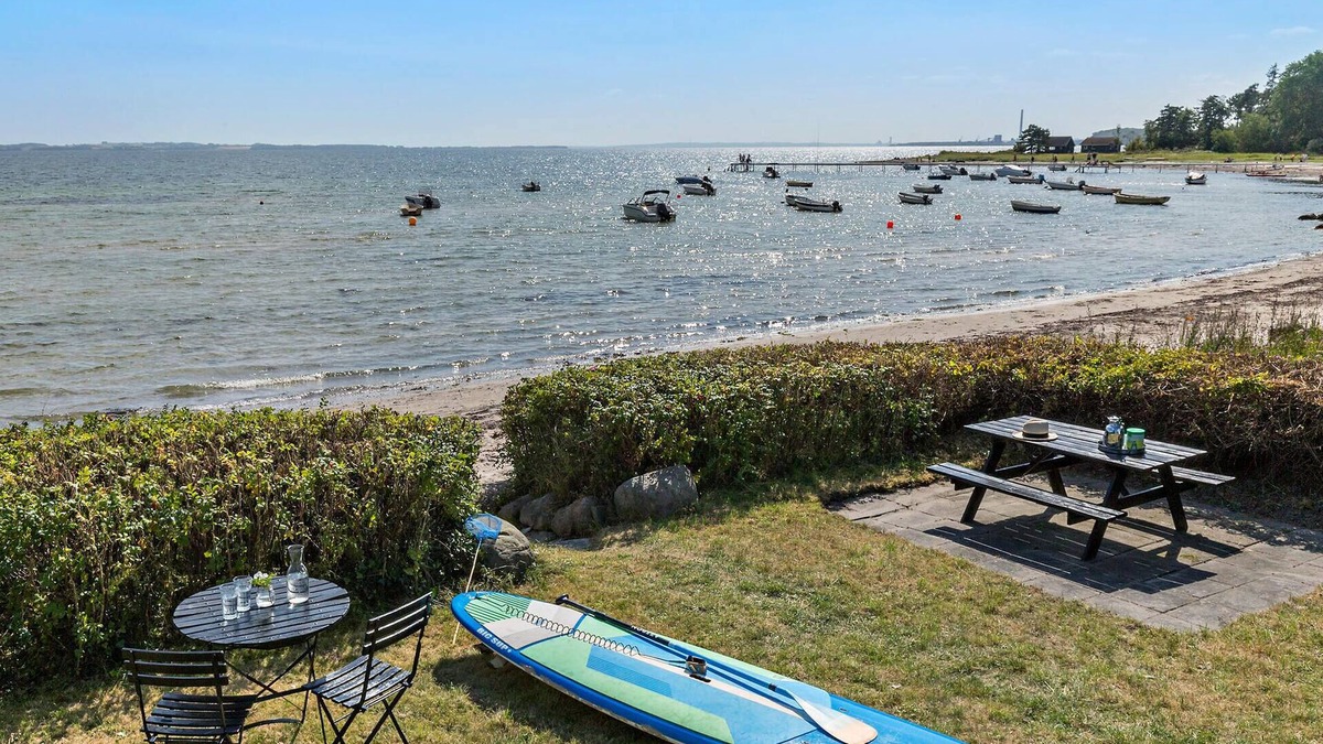 Ronde House | 2 bedroom beach front home in Rønde
