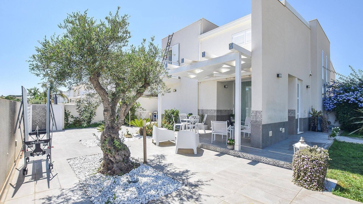 Fondo Morte House | 2 bedroom beach front home in Marzamemi