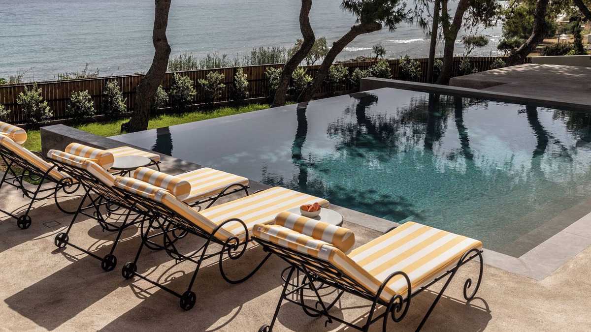 Psarou Villa | 2 Bedroom Beachfront Villa with a Private Infinity Pool