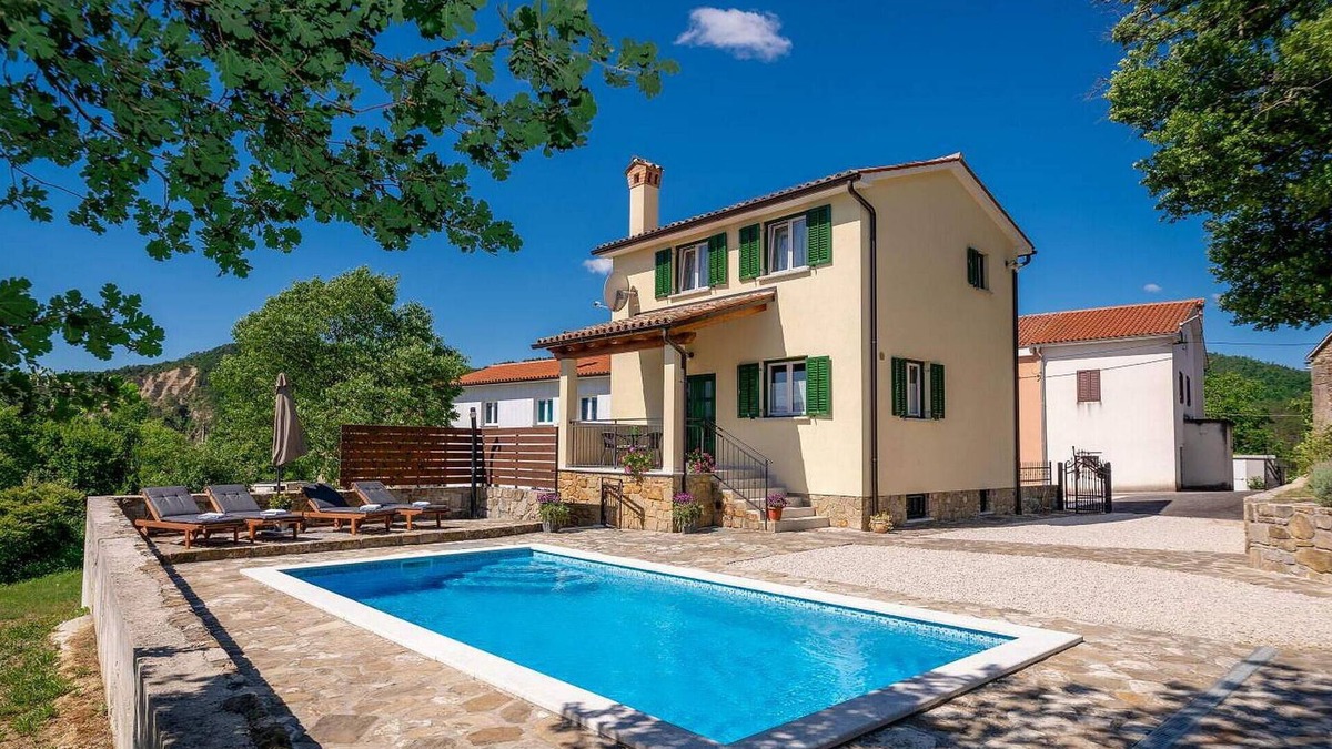 Pican House | 2 bedroom beautiful home in Pican