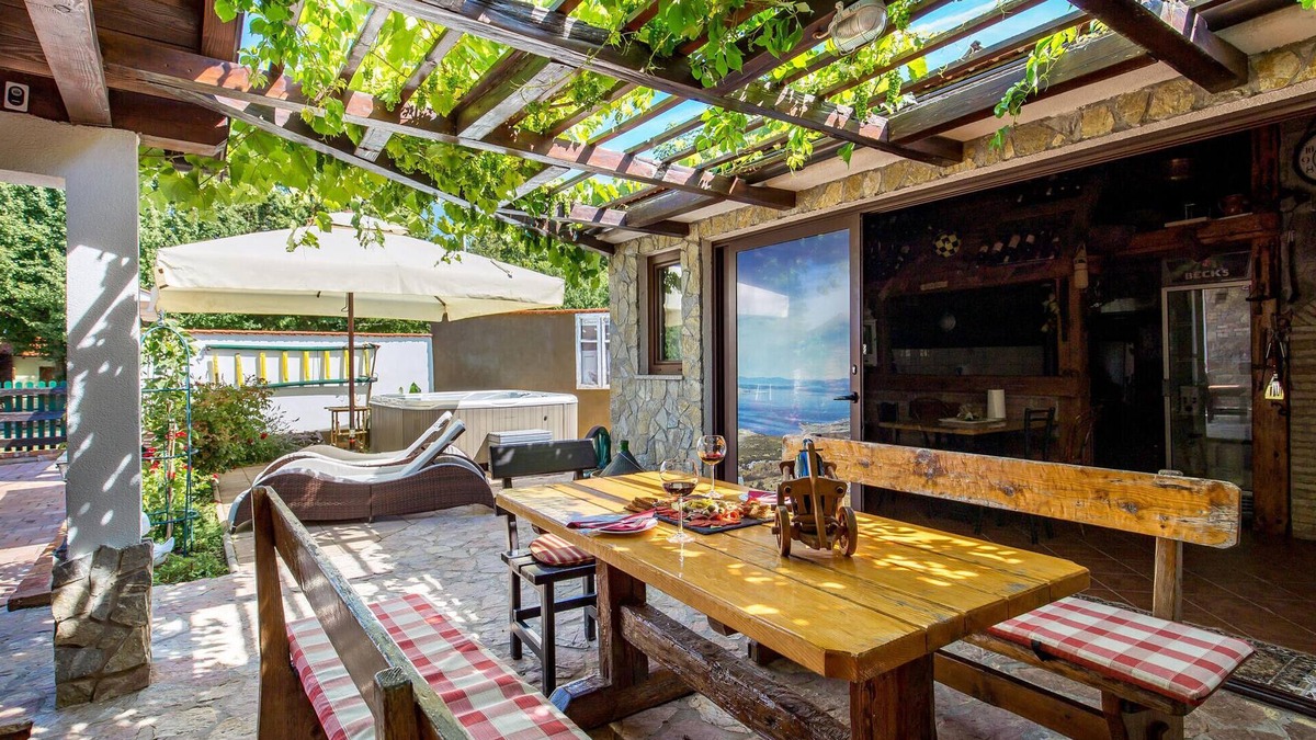 Veljun Primorski House | 2 bedroom beautiful home in Senj