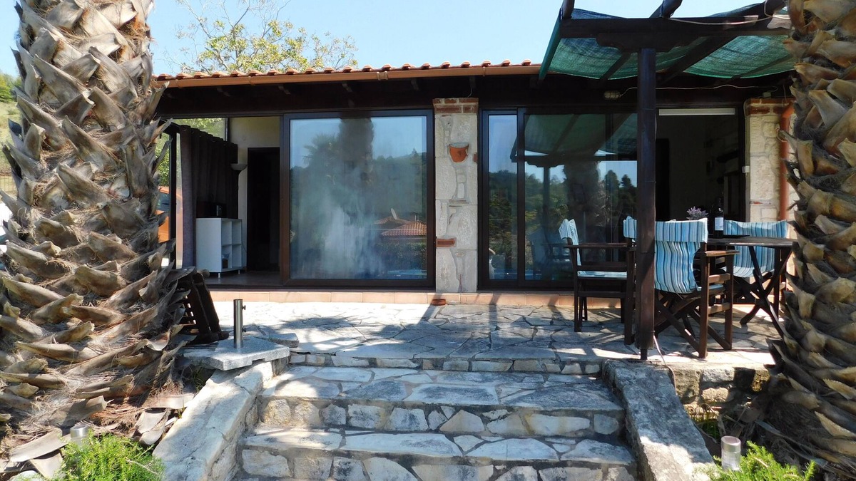 Nea Skioni House | 2-bedroom bungalow in an idyllic olive grove
