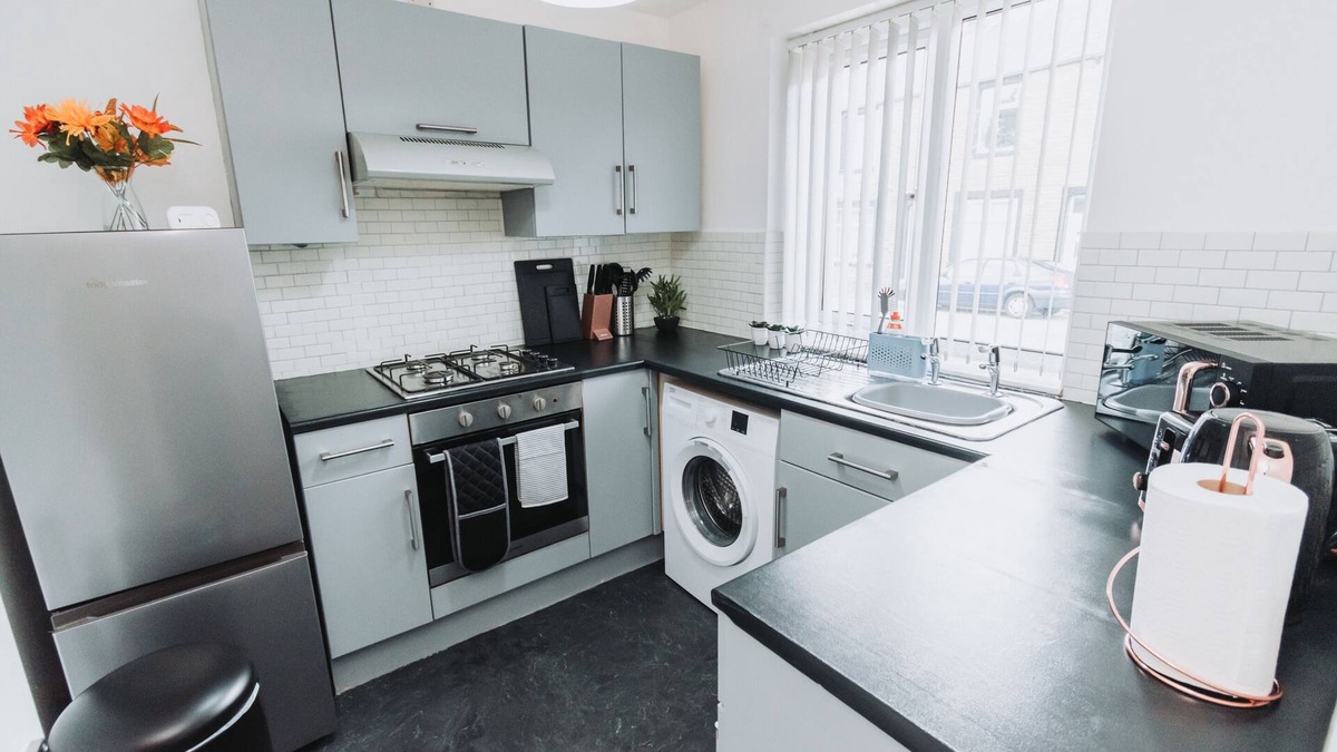 Burnley House | 2 Bedroom Bungalow with Free Parking in Burnely